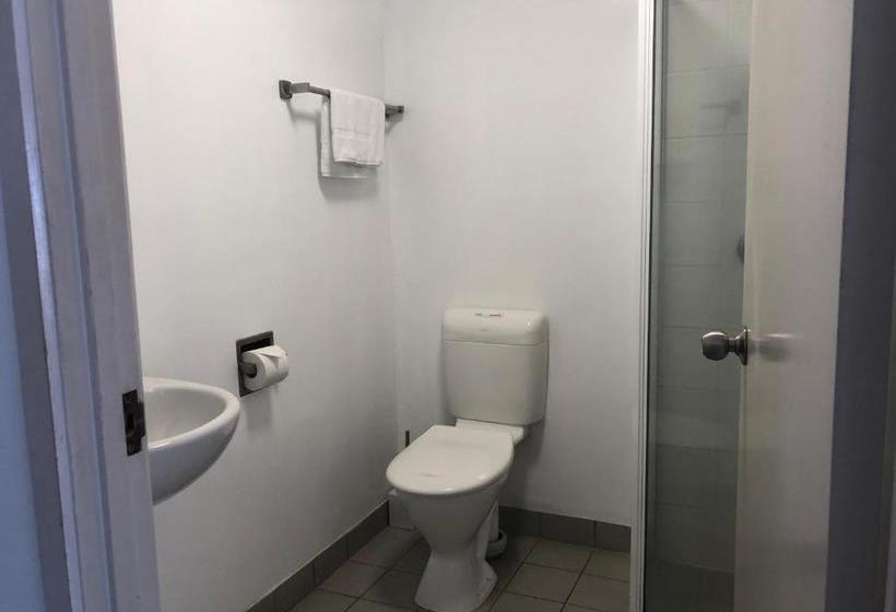 فندق على الطريق Airlie Waterfront Accommodation