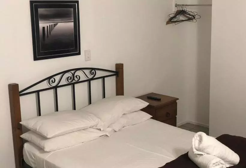 モーテル Airlie Waterfront Accommodation