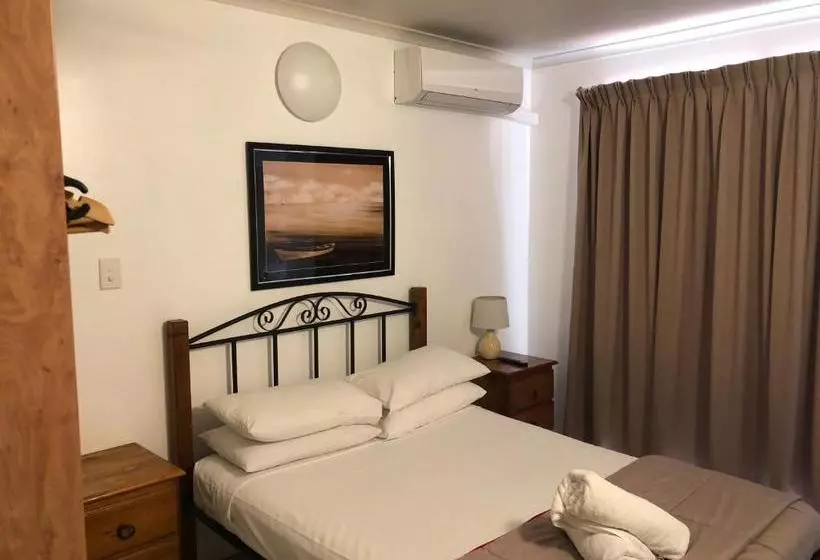 モーテル Airlie Waterfront Accommodation
