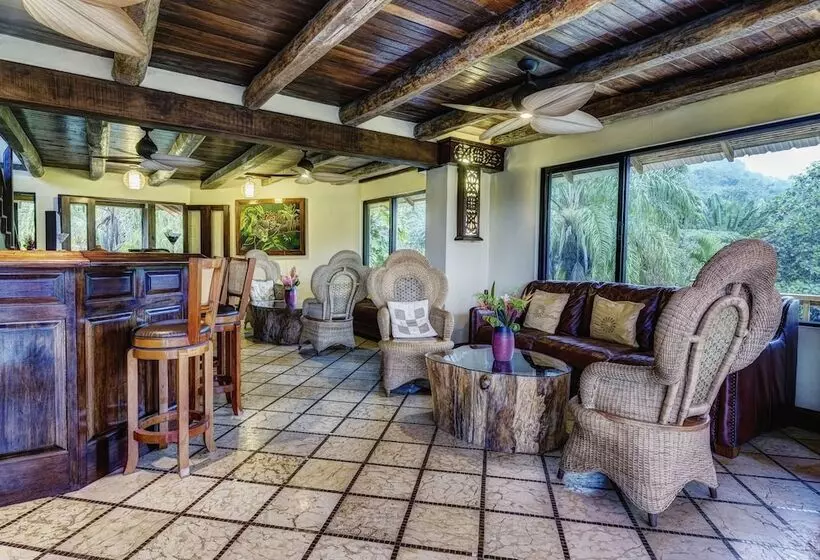 リゾートホテル Sleeping Giant Rainforest Lodge