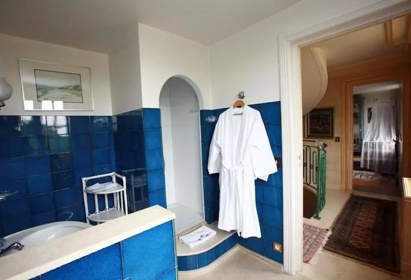 تختخواب و صبحانه Le Domaine Du Lieu Athan ,réservé Aux Adultes
