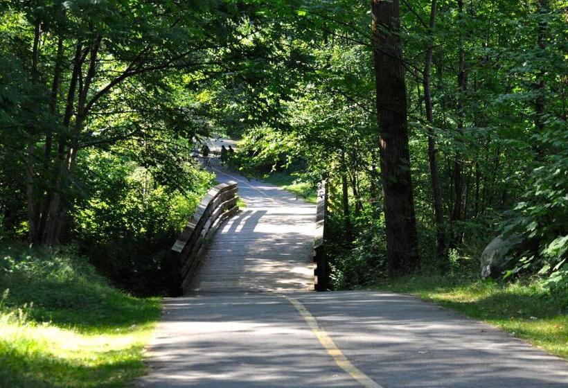 مبيت وإفطار Nature's Door Guest Suite