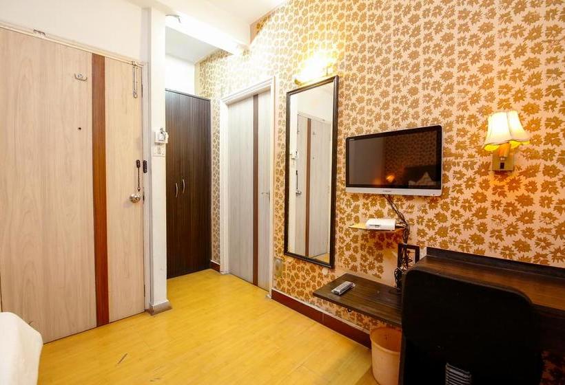 Fabhotel Ratnakar Residency