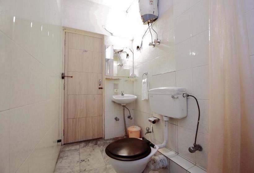 Fabhotel Ratnakar Residency