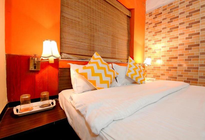 Fabhotel Ratnakar Residency