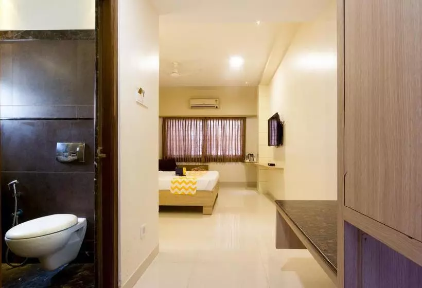 ホテル Thaai Coimbatore   Opposite Railway Station