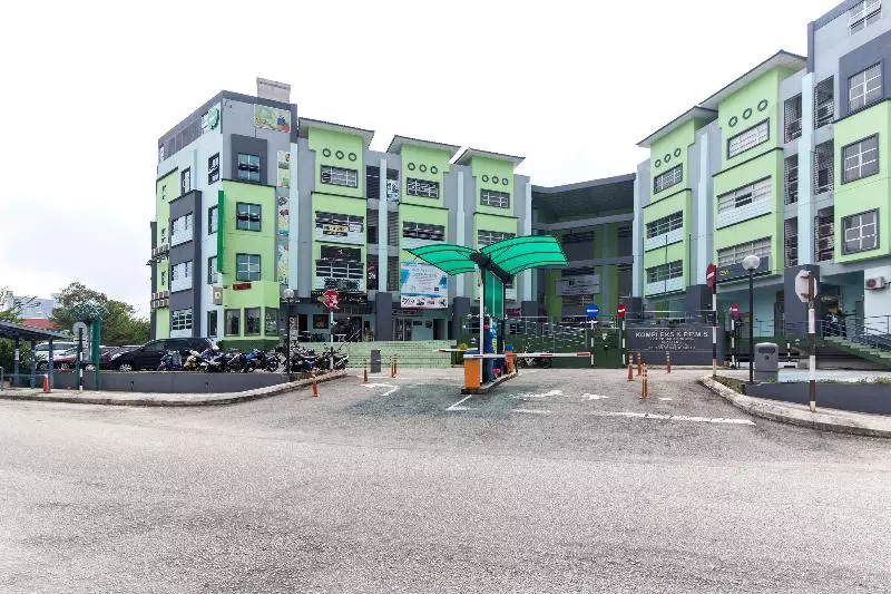 Swing & Pillows   Apple Hotel Shah Alam