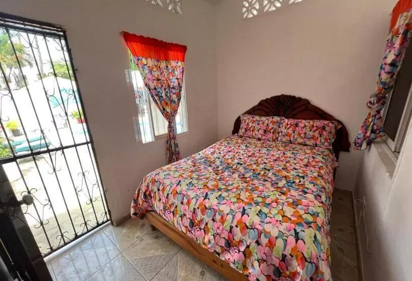 هتل Villa Antonia 16