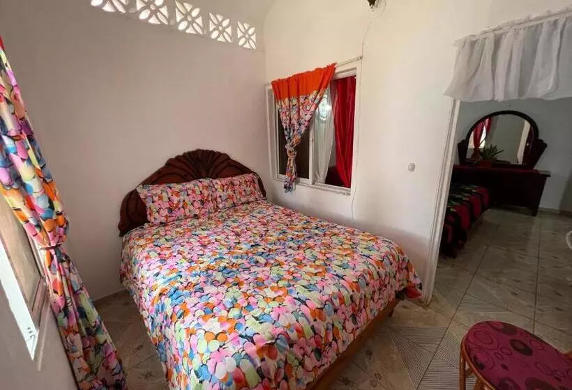 هتل Villa Antonia 16