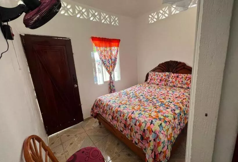 هتل Villa Antonia 16