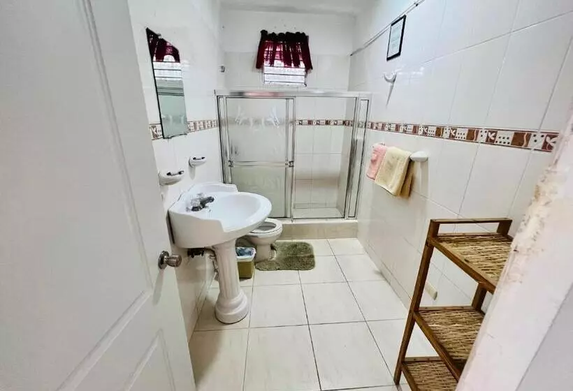 هتل Villa Antonia 16