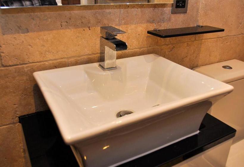 ホテル The Somerset House