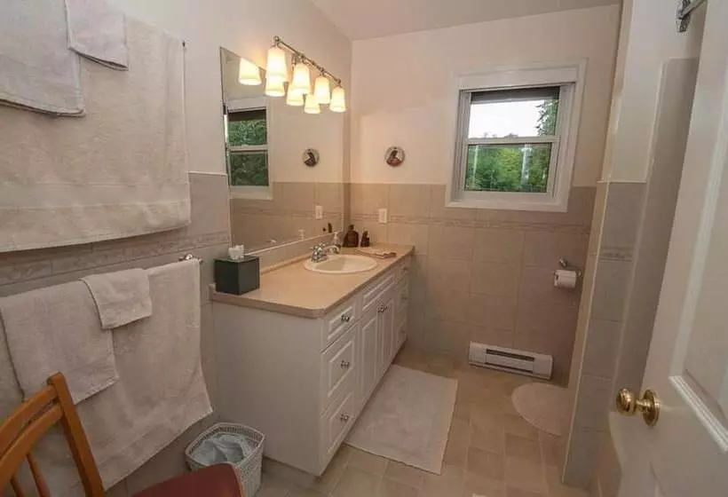 ベッドアンドブレックファースト Laurel S Cottage