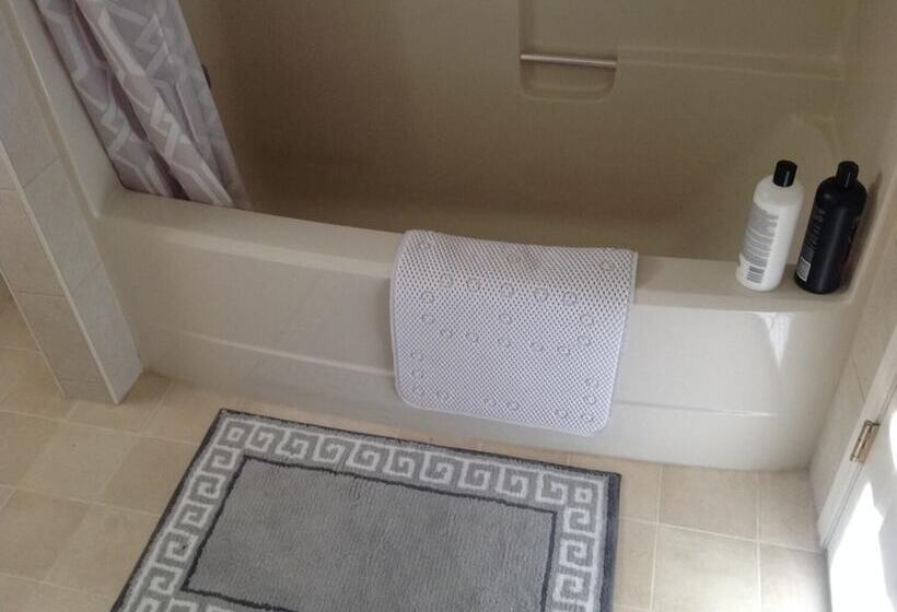 تختخواب و صبحانه Laurel S Cottage