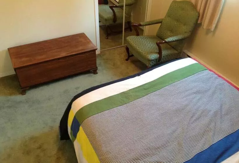 ベッドアンドブレックファースト Laurel S Cottage