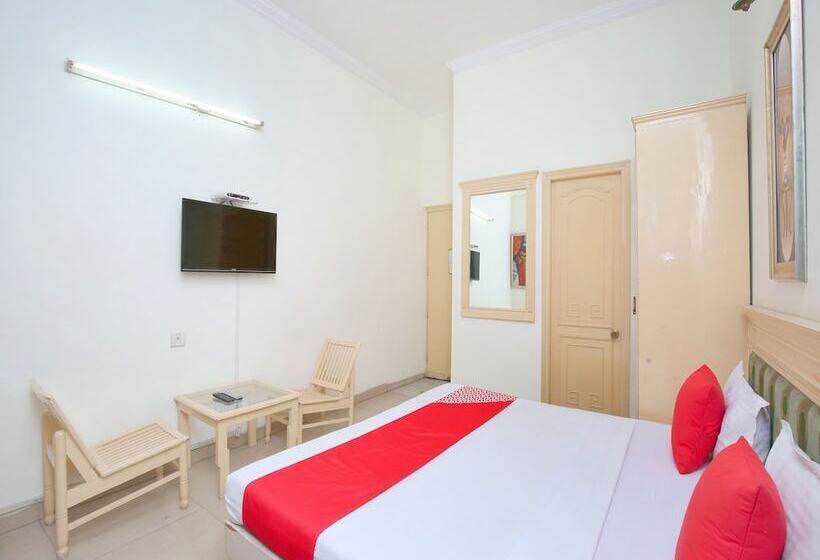 Hotel Fab Town Pride