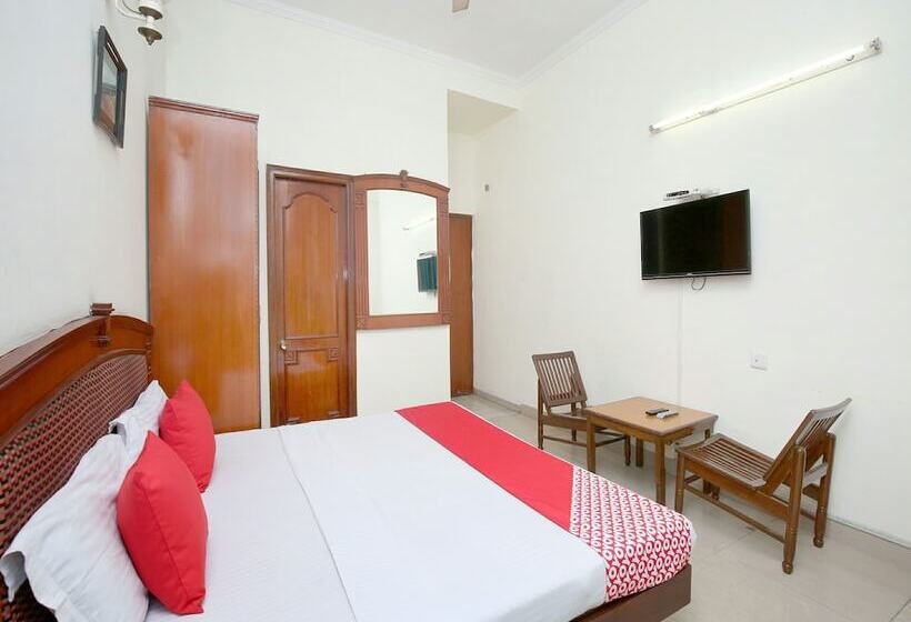 Hotel Fab Town Pride