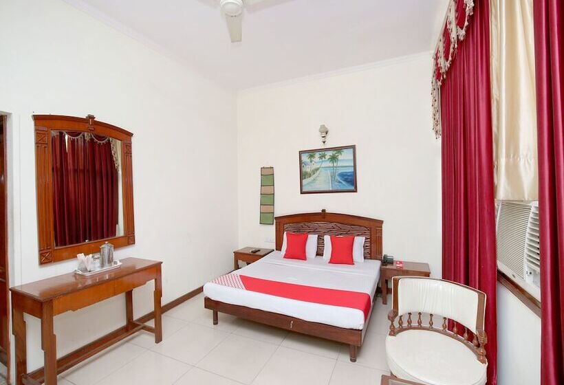 Hotel Fab Town Pride