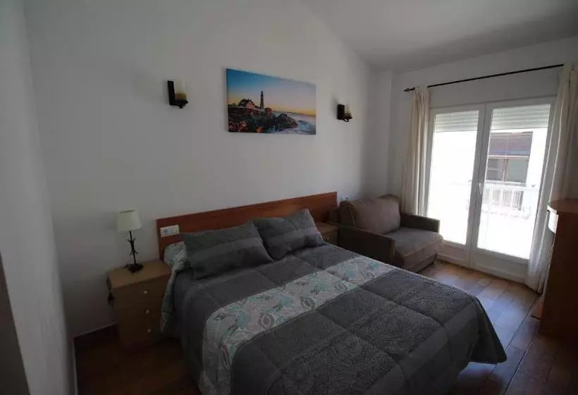 هتل Hostal Nueva Tabarca