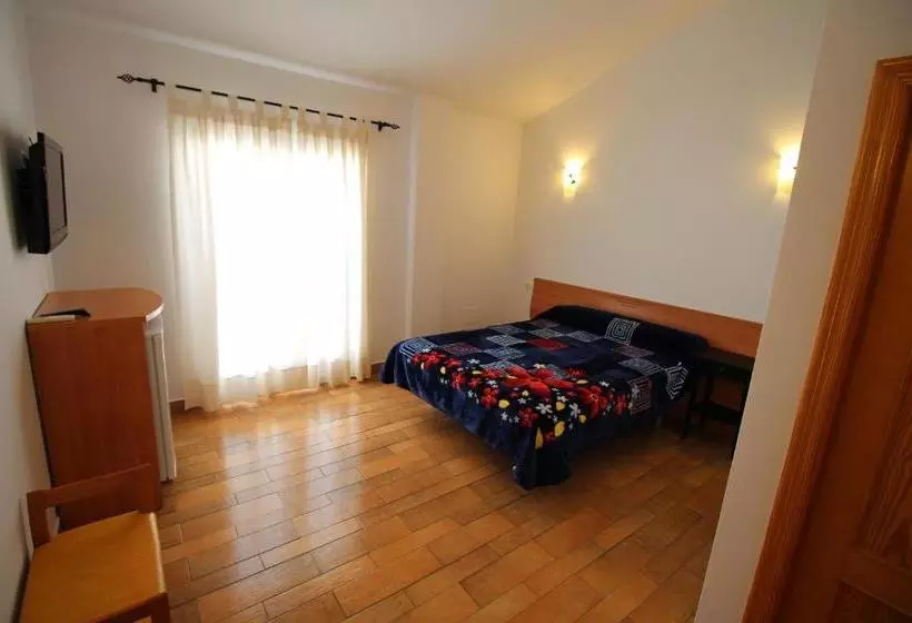 هتل Hostal Nueva Tabarca