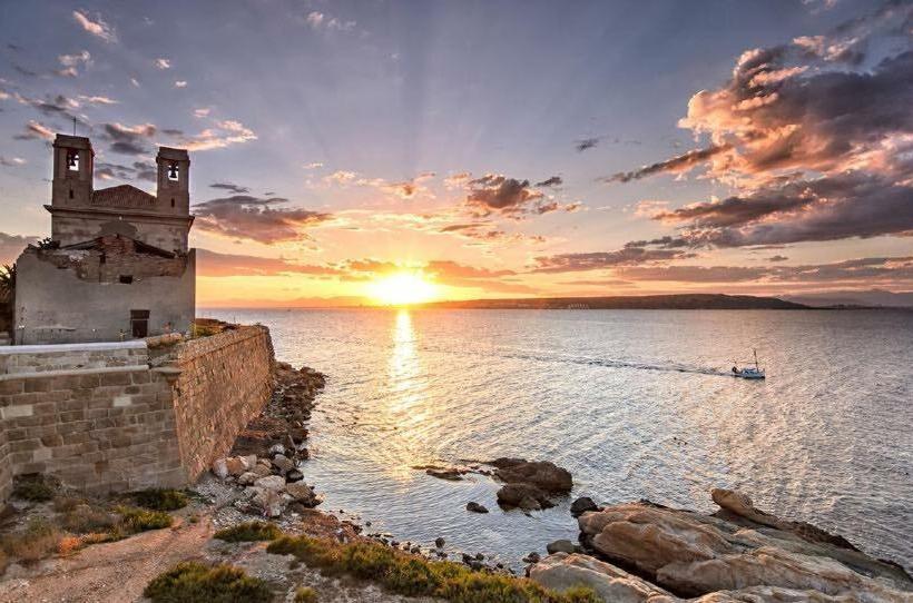 هتل Hostal Nueva Tabarca