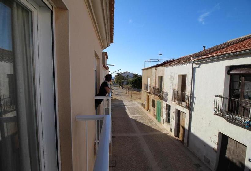 هتل Hostal Nueva Tabarca