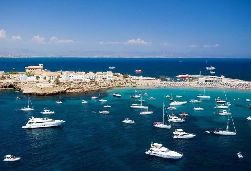 هتل Hostal Nueva Tabarca