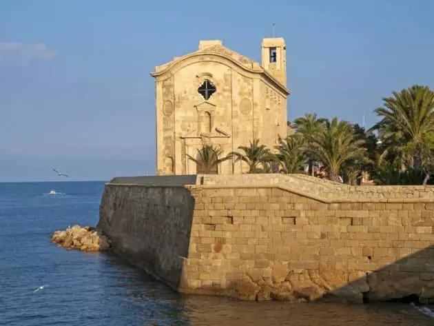 هتل Hostal Nueva Tabarca