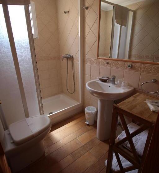 هتل Hostal Nueva Tabarca