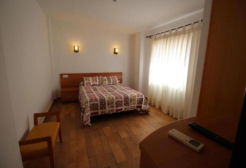 هتل Hostal Nueva Tabarca