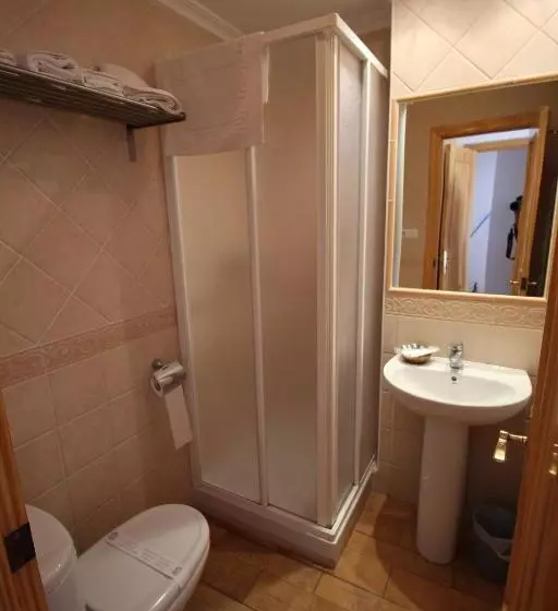 هتل Hostal Nueva Tabarca