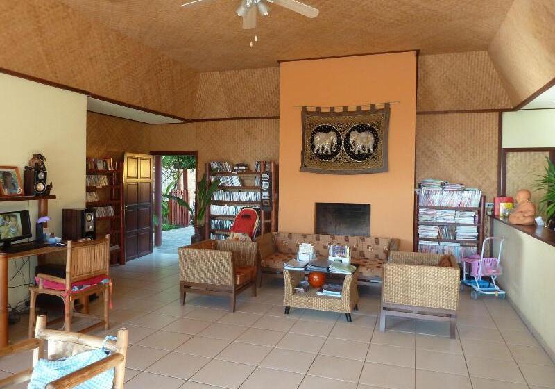 אתר נופש Old Tree S House