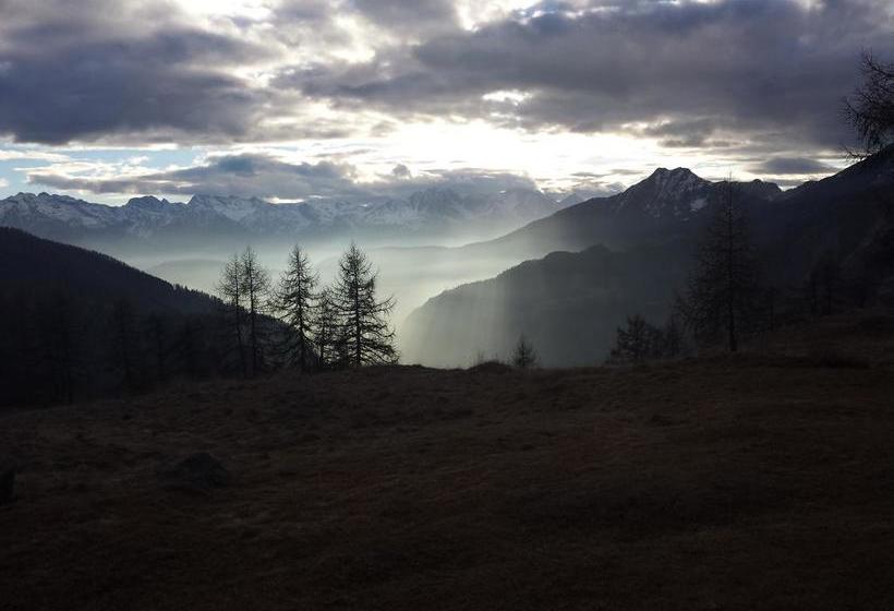 Rifugio Alpino L Ermitage  Hostel
