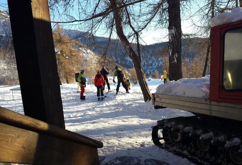Rifugio Alpino L Ermitage  Hostel