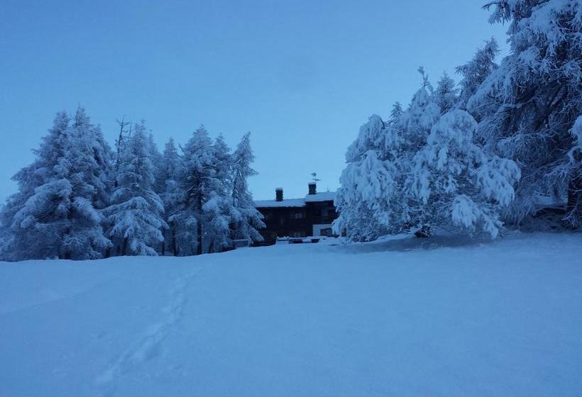 Rifugio Alpino L Ermitage  Hostel
