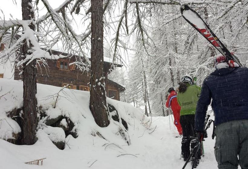Rifugio Alpino L Ermitage  Hostel