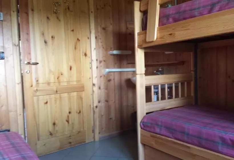 Rifugio Alpino L Ermitage  Hostel