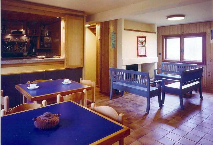 Rifugio Alpino L Ermitage  Hostel