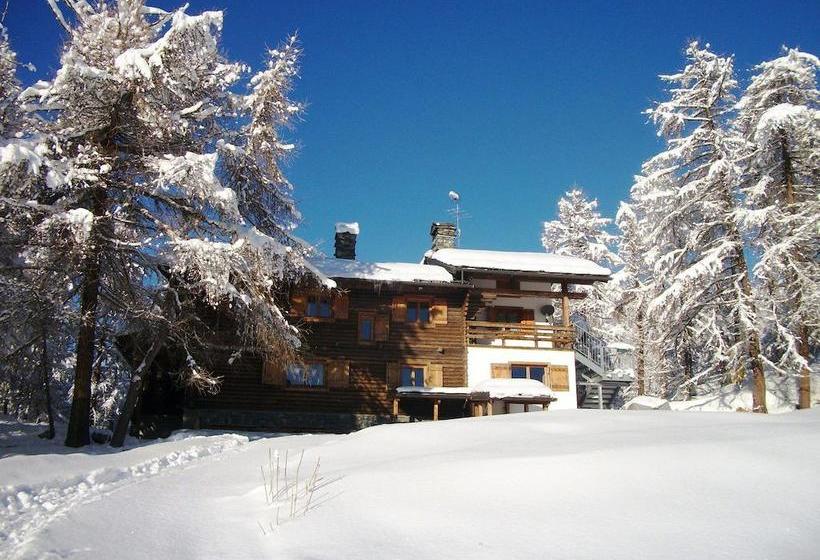 Rifugio Alpino L Ermitage  Hostel