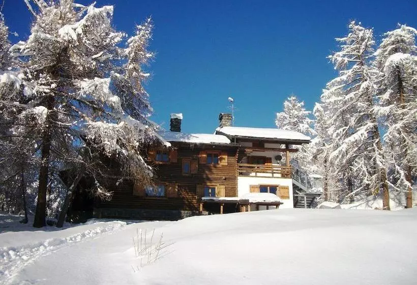 Rifugio Alpino L Ermitage  Hostel