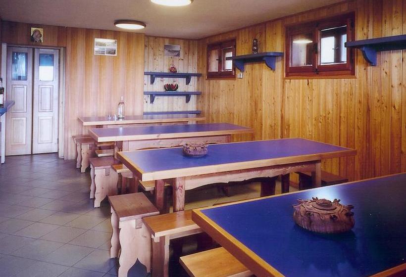 Rifugio Alpino L Ermitage  Hostel