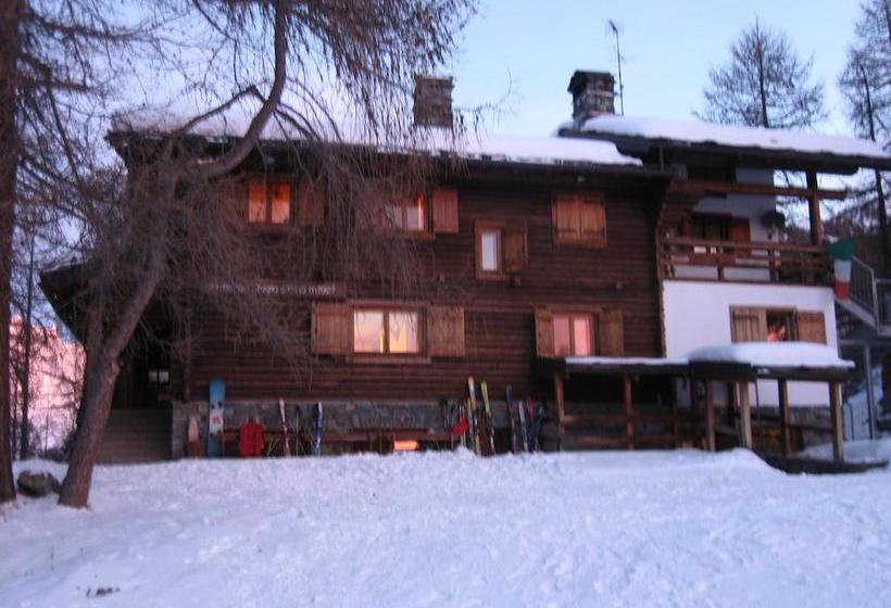 Rifugio Alpino L Ermitage  Hostel