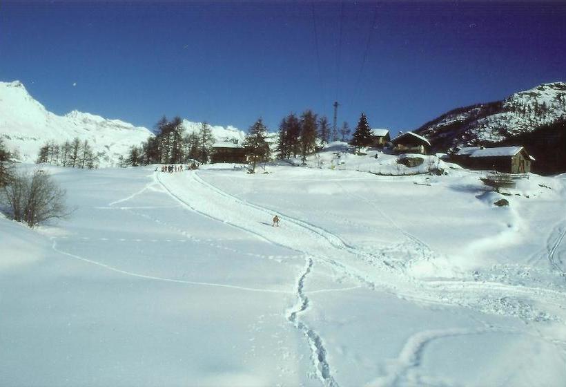 Rifugio Alpino L Ermitage  Hostel