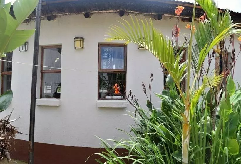 Retkeilymaja Graskop Family Retreat And Backpackers