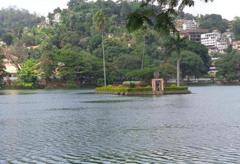 Nocleg ze śniadaniem Cirute Talwatte, Kandy