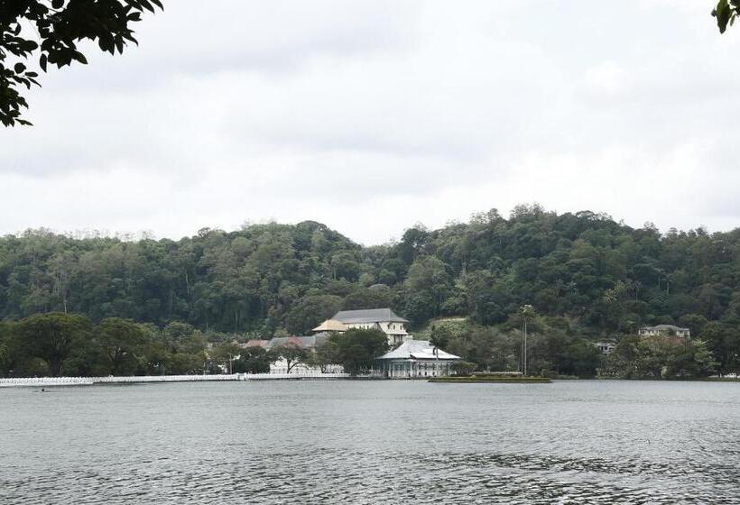 Nocleg ze śniadaniem Cirute Talwatte, Kandy