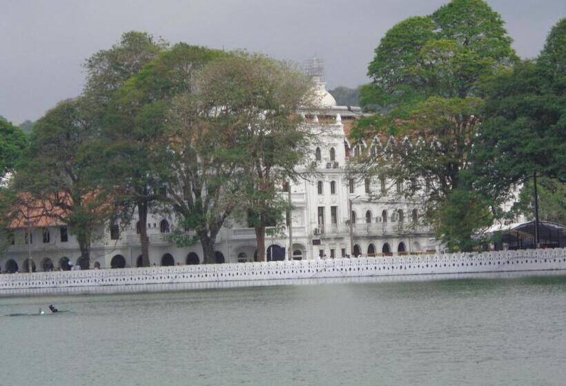 Nocleg ze śniadaniem Cirute Talwatte, Kandy