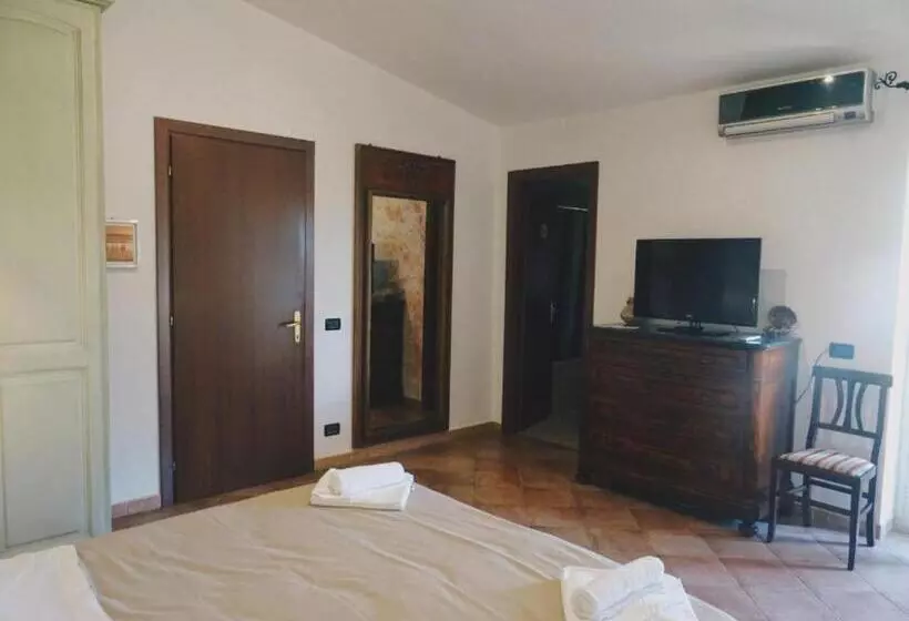 تختخواب و صبحانه Clock S House