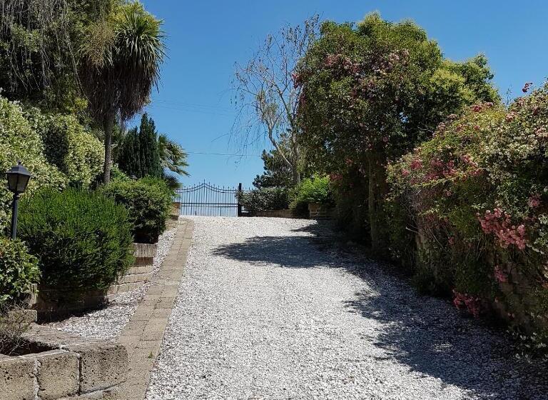 민박 L Albero Del Pepe