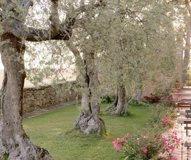 Borgo Sant Ambrogio  Resort